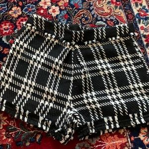 NWT black houndstooth shorts